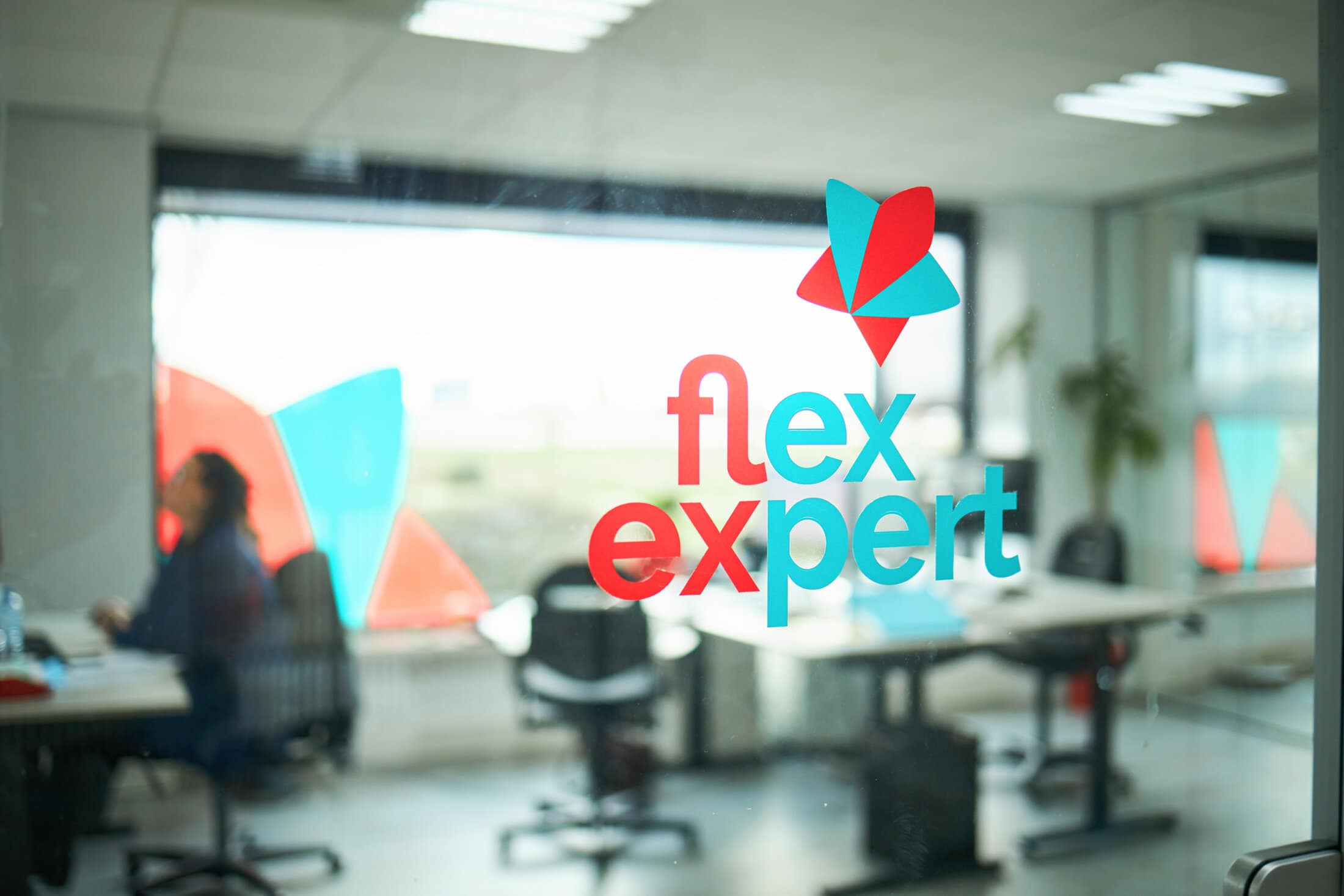 Werken bij een uitzendbureau hoe gaat dat? FlexExpert